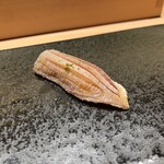 寺子屋 すし匠 - 春小鯛のにぎり（しゃり小）