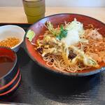 そばの神田 - 私は夏限定高遠蕎麦✨大根おろし、カイワレ、ナス天、葱と好きな物だらけで夏バテ吹っ飛びます( *´艸)