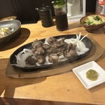 骨付地鳥炭焼 日向 - 