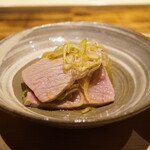 温石 - ◆焼津の本鮪のねぎま
      奥には静岡の折戸なすを忍ばせてあります。