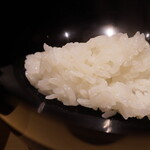 温石 - 素晴らしく粒が立ち、艷やかに澄んだ味わいに満ちている。