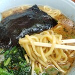 山岡家 - 途中、ライブ感は乗せたところ、合わない事はありませんでしたが、最後に豆板醤を乗せたら…