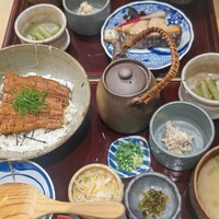 割烹酒亭 三分亭 東京ミッドタウン日比谷 - 