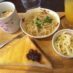 茶蘭花 - Aセット400円（コーヒーorミルクor紅茶）