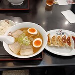 喜多方ラーメン 坂内 小法師 - 