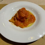 2tsumoli  - 紫玉ねぎとトマトを加水せず トマトの果汁だけで作った トマトソースを絡めて頂きます