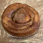 リョウイチヤマウチ - シナモンロール