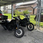 焼肉木曽 - 駐車場　ボクシングジム建屋下