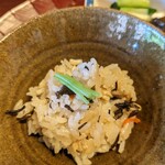 Juniso Mikan - 地元の海で揚がったひじきのご飯