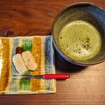 Juniso Mikan - 自家製わらび餅と抹茶　ドリンクは抹茶か珈琲どちらか選べます