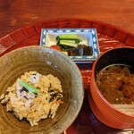 Juniso Mikan - お食事　ご飯・お漬物・赤出汁