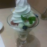 ９月限定のいちじくパフェ（864円）