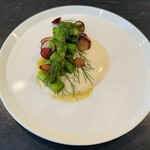 Oil  - アスパラガスと葡萄にガーリックソース