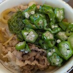 すき家 - めかぶオクラ牛丼（ミニ）、アップ