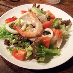 スパイスカフェ - 海老・帆立・いか・真鯛のサラダ