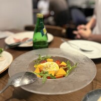 GARB Tokyo - 大分県産 玄トマトとフレッシュブラータ、アップルマンゴーのカプレーゼ