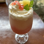 カフェ アクイーユ - 2024年7〜8月　桃のスムージー