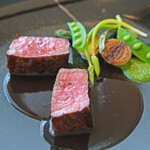 ヌーヴェル・エポック - ランチコース 14450円 のくまもとあか牛サーロンの備長炭炙り焼 国産ワインで仕上げた芳醇な赤ワインソースと旬の野菜を添えて