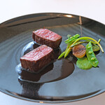 ヌーヴェル・エポック - ランチコース 14450円 のくまもとあか牛サーロンの備長炭炙り焼 国産ワインで仕上げた芳醇な赤ワインソースと旬の野菜を添えて