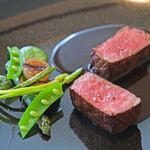 ヌーヴェル・エポック - ランチコース 14450円 のくまもとあか牛サーロンの備長炭炙り焼 国産ワインで仕上げた芳醇な赤ワインソースと旬の野菜を添えて