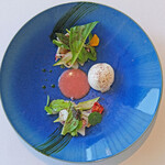 ヌーヴェル・エポック - ランチコース 14450円 の旬のいかのマリネとグリーンアスパラガスと春野菜のサラダ 梅のヴィネグレットソース