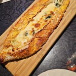 サライ 赤坂店 - ほうれん草のピデ