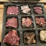 ホルモン焼 婁熊東京 - ホルモン9種盛り