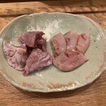 ホルモン焼 婁熊東京 - テッポウ、他　(追加)