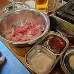 そこに肉はあるんか - ミックスホルモン２人前♪