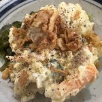 肉の佐藤 - 深い旨みの名物ポテサラ