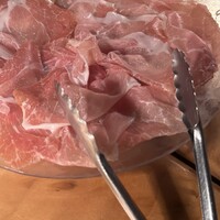 カルネジーオ イースト - 