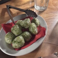 カルネジーオ イースト - 