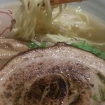 麺アップのつもりがチャーシューアップ