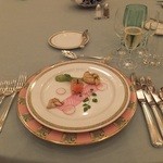 ディズニーアンバサダーホテル - サーモンのコンフェィダイコンのスモーク添え