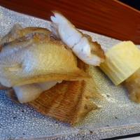 京懐石 美濃吉 竹茂楼 ホテル阪急インターナショナル店 - 焼物（浜田産「水かれい酒焼」、骨煎餅、出汁巻玉子
