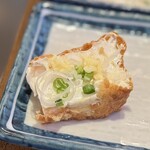 紅とん - 厚揚げ　断面図