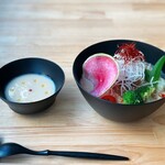 Jo Ge Sa Yu - A主菜＆湯品套餐（藥膳擔擔麵＆花椰菜湯）