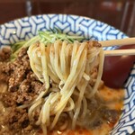金ゴマ たんたんたん麺 樂 - 冷やし金ゴマ担々麺の麺