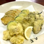 魚菜・酒肴 すざき - 天ぷら盛り合わせ（野菜と牡蠣）