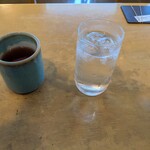 浜屋百貨店ファミリーレストラン - ほうじ茶とお水
