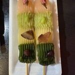 さくらの夢見屋 - 四色団子