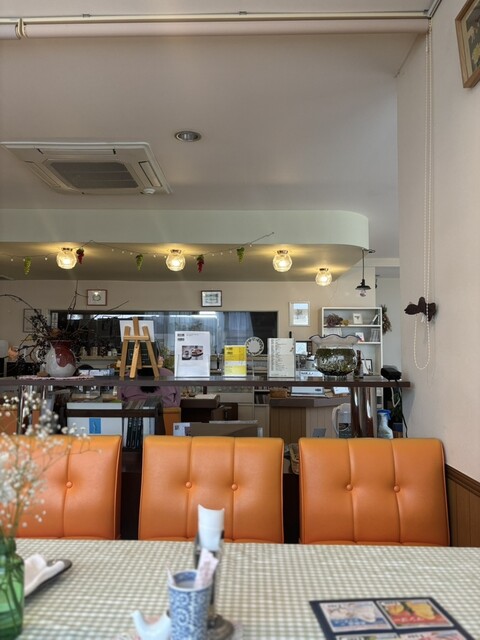 おいしいパンとコーヒー。本好きな人もおすすめです。 : ぶどうの木の写真