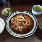 みっちゃん食堂 - 日替り定食(イカの煮付) 800円