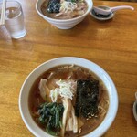 金ちゃんラーメン - 料理写真:中華そば 800円 奥チャーシューめん 950円