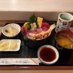 美家古寿司 - 穴子・まぐろ丼¥2,000