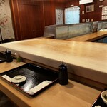 美家古寿司 - 内観（カウンター）