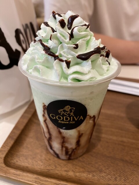 hanaDiorと GODIVA Amazon.co.jp: ゴディバ（GODIVA）ウィンターワンダーズ