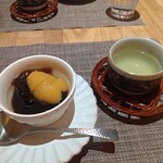 fu-fu shisen - 羅漢果ゼリーと枇杷のコンポートと中国茶