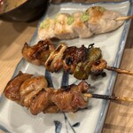 焼鳥のヒナタ - 炭火塩焼鳥丼（みそ汁付き）＋もも焼（タレ）
＋ねぎみ焼（タレ）＋ささみわさび焼
730円＋176円＋176円＋176円
1258円