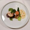 Hérisson d'un jour - 八ヶ岳名水赤鶏のロースト、新玉葱のクリームソースとペドロヒメネスのソース